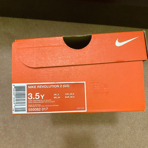 Nike shoes size 3.5Y - Picture 6 of 6